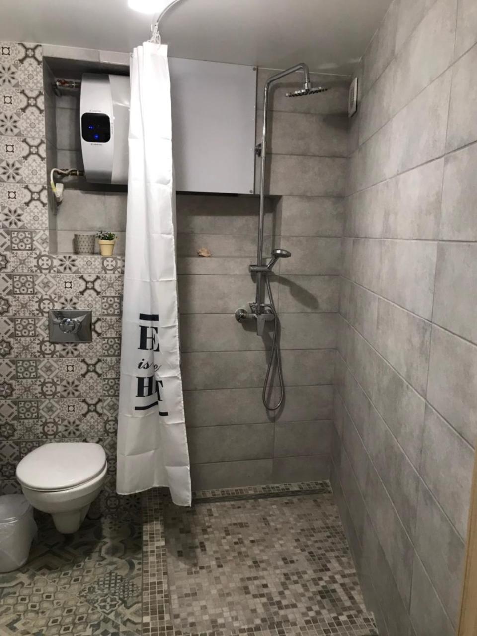 Newtone Apartment Tjernivtsi Eksteriør billede