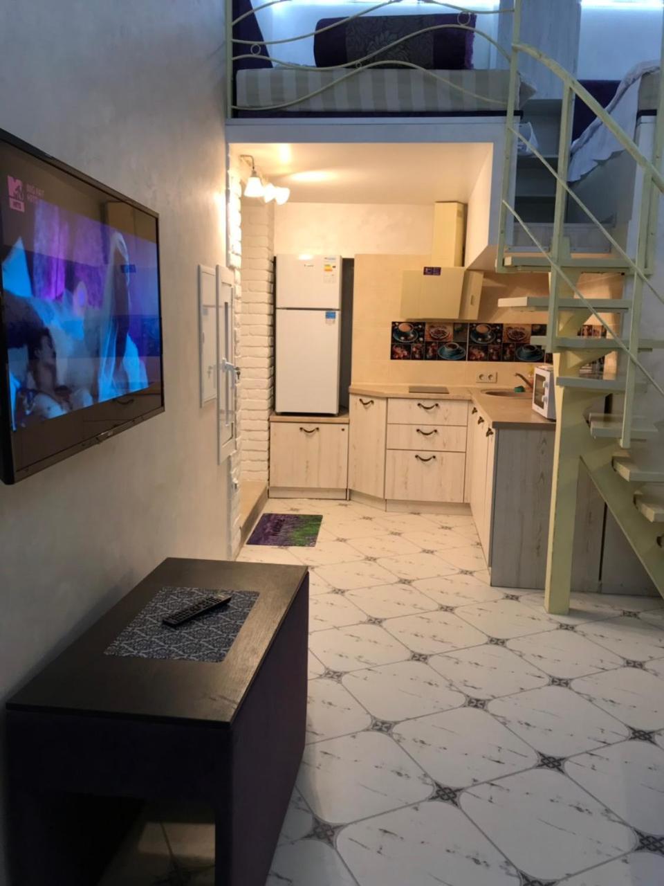 Newtone Apartment Tjernivtsi Eksteriør billede